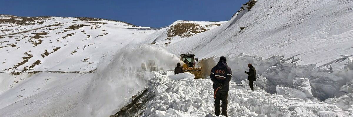 Manali Tour By Bus